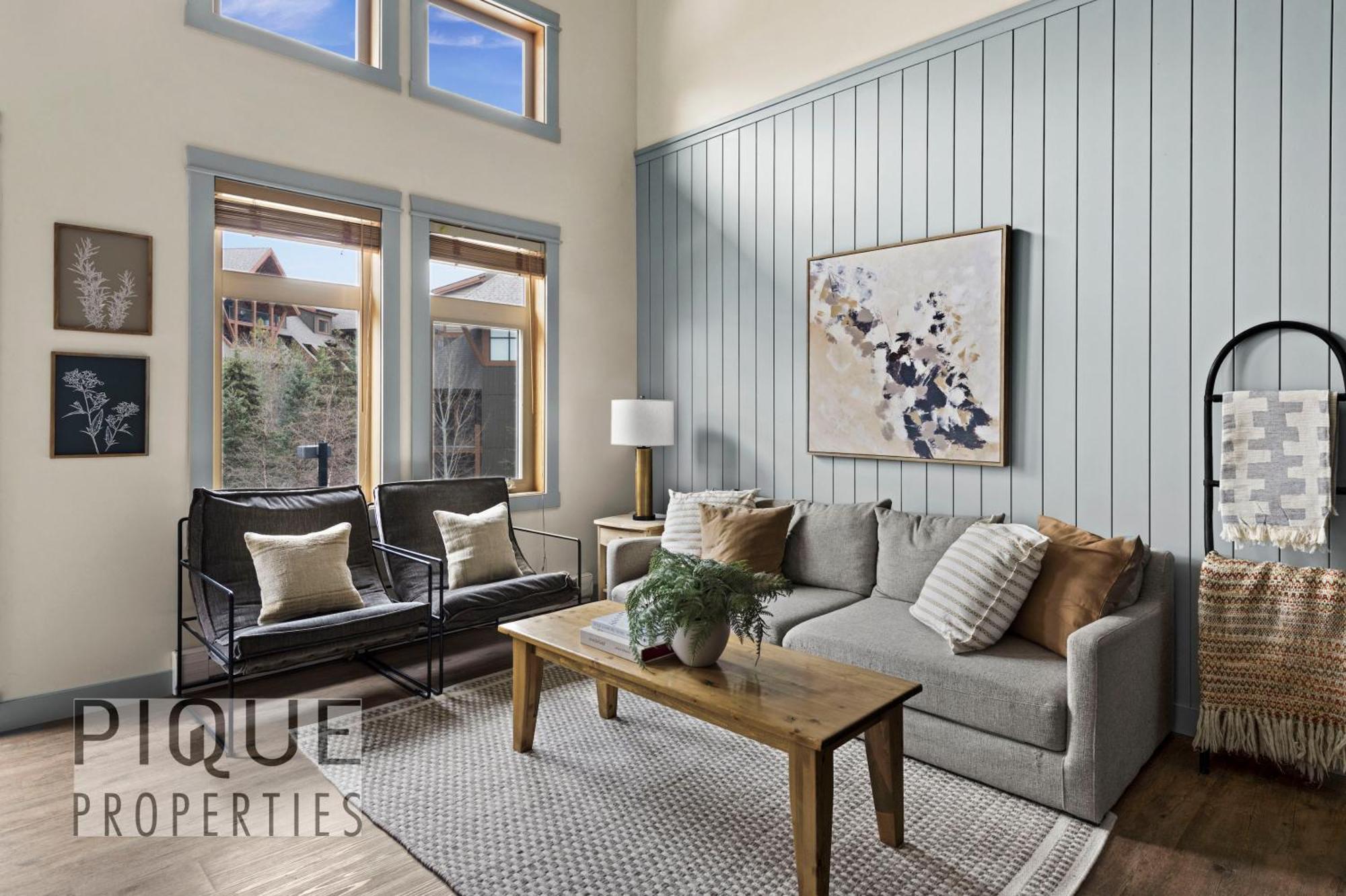 Mountain Loft Retreat, Heated Pool & Hot Tub, Ug Parking, Balcony, Wifi! Apartment Canmore Exterior foto